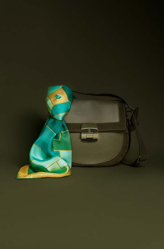 CARR&Eacute;  EMERALD image number null
