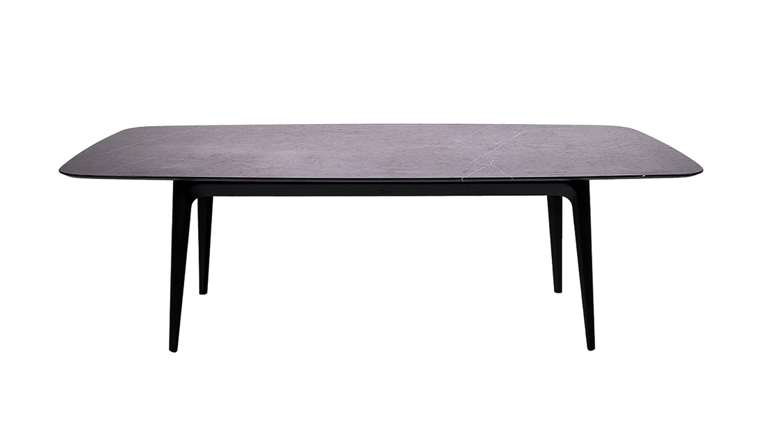 Mesa de comedor acabado brillante image number null