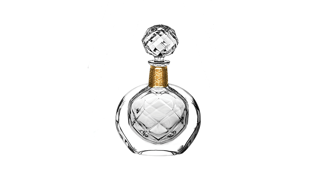Whisky Decanter with Gold image number null
