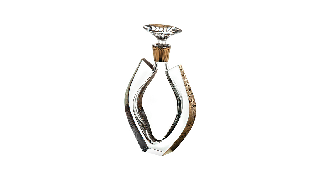 Case with Whisky Decanter with Gold image number null