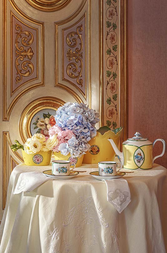 Large Vase image number null